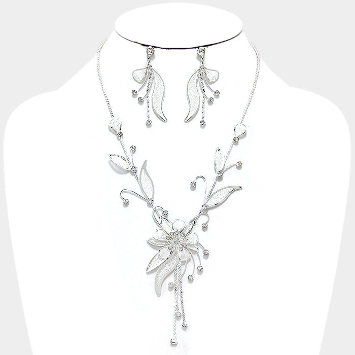 Crystal rhinestone metal mesh flower necklace